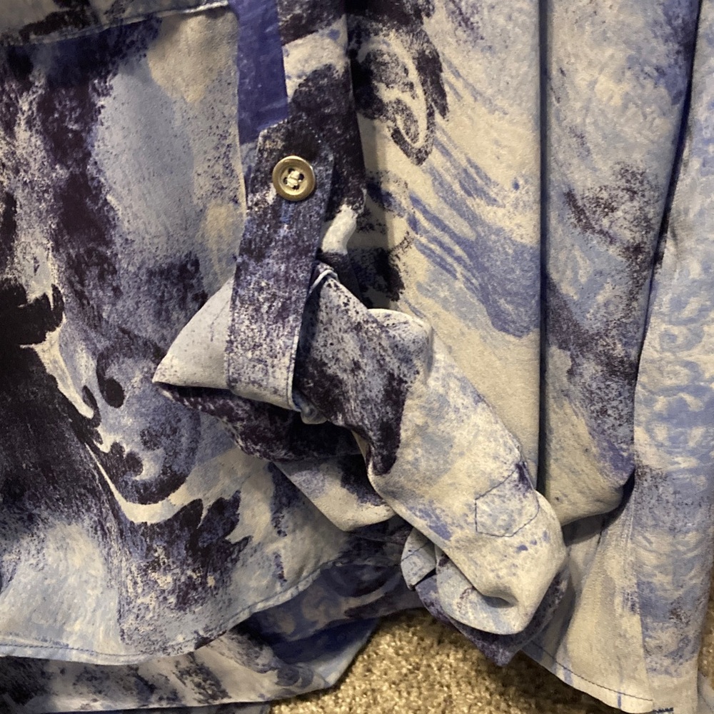 Chico's Blue and White hidden button down Shirt, 3/4 to long sleeve. NWOT - Picture 5 of 10